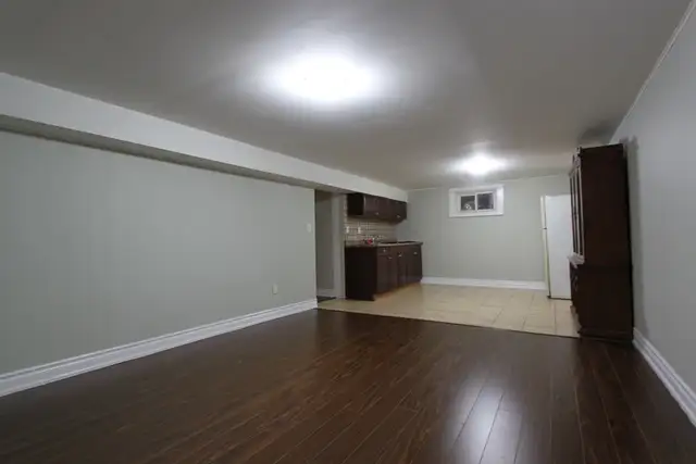 1 Bedroom Basement Apartment At Bayview/Major Mackenzie