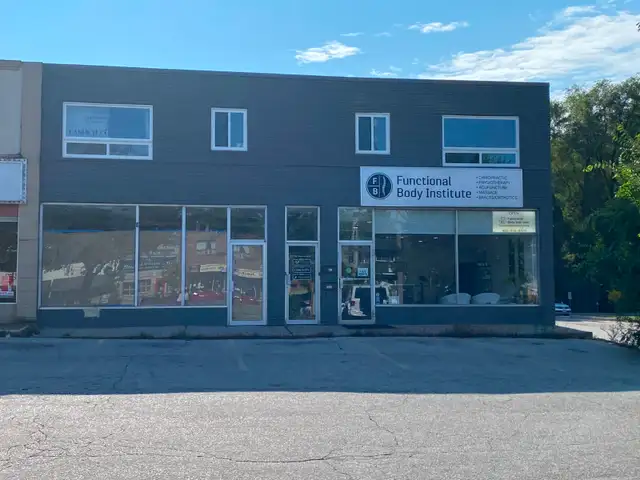 Prime Commercial Unit for Sublease in Mississauga – Lakeshore