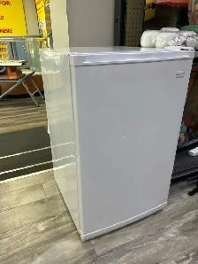 Avanti Upright Freezer VF306 2.8 Cubic Feet