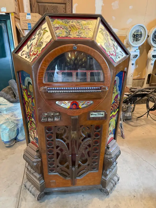 1942 Wurlitzer Victory Jukebox
