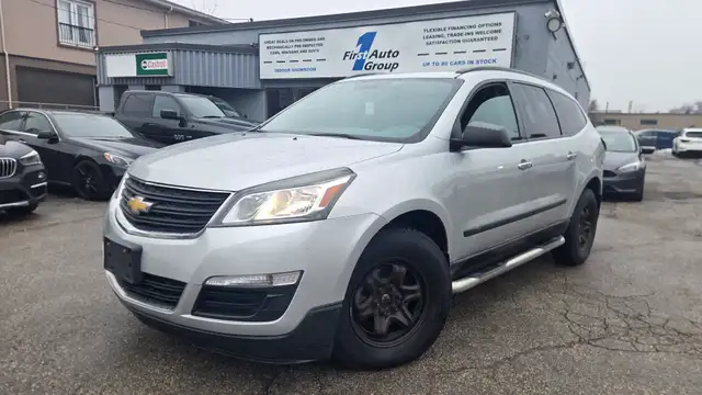 2017 Chevrolet Traverse LS AWD 8 pass.