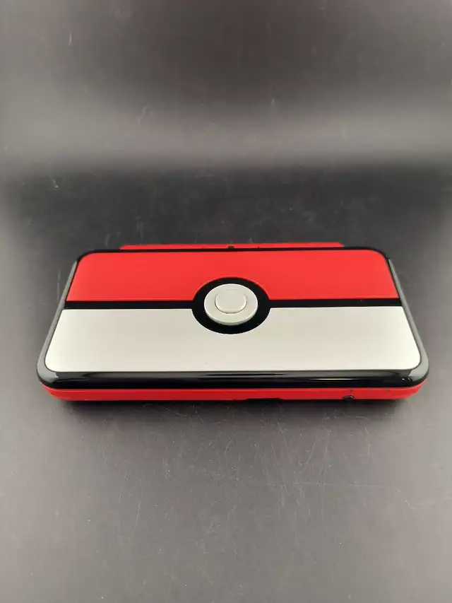 Pokeball Nintendo New 2DS XL