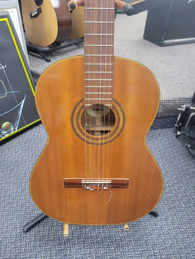 Decca DMI-214 Classical Guitar