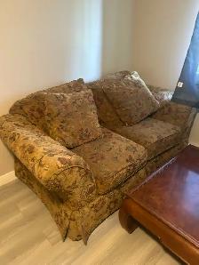 FREE FURNITURE - Photo 2