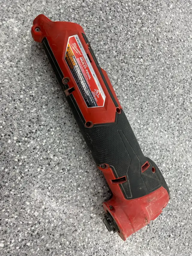 Milwaukee 2526 M12 Multi Tool