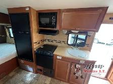 2011 Lance Lance Travel Trailers 1685 - Photo 9
