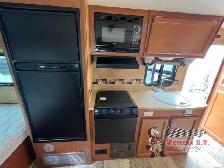 2011 Lance Lance Travel Trailers 1685 - Photo 10