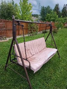 Outdoor swing chair