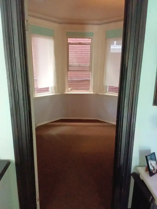 BEDROOM    SUNROOM