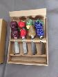 4COUTEAUX NEUFS AFROMAGE CUISINE DANS SON BEAU SAC CADEAU $10.00 - Photo 2