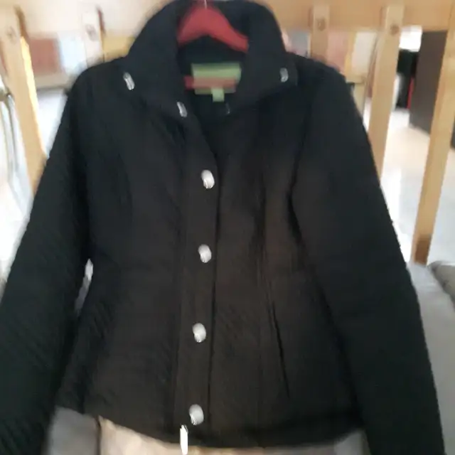 TRÉS BEAU MANTEAU NEUF WEATHERPROOF DE SIMONS GR SMAL FEM $20.00