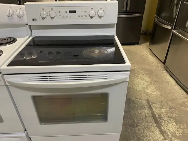 Cuisinière blanche vitrocéramique LG