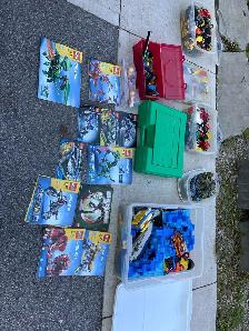Lego KNEX and army soldiers