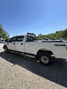2017 Ford Super Duty F-350 SRW ALUMINUM LIFT TAILGATE — CERTIFIE - Photo 4