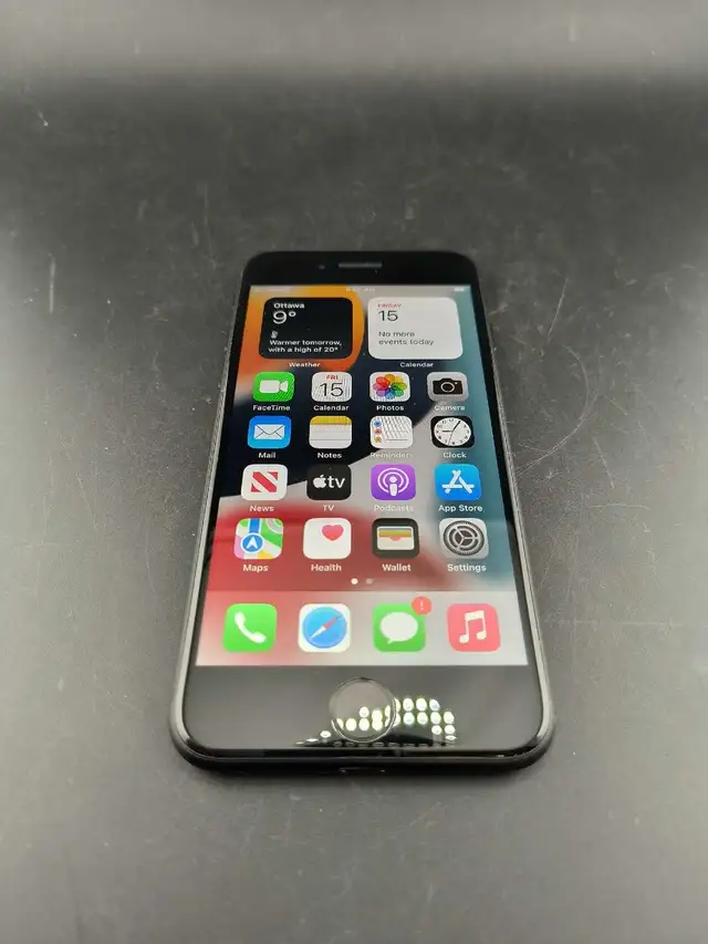 iPhone 7 32GB 96% Battery