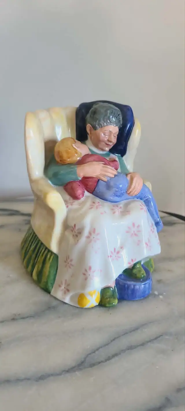 Royal Daulton Figurine, GREAT Price, Collector's Dream!