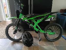 kids dirty bike with helmet - Photo 2
