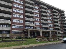 TOUT INCLUS! Grand condo 3 1/2 830p.ca, MEUBLÉ à louer, 1748$