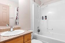 STAFF HOUSING - 7 BED 3 BATH - LOTS OF PARKING - ALL INCLUDED GP - Photo 3