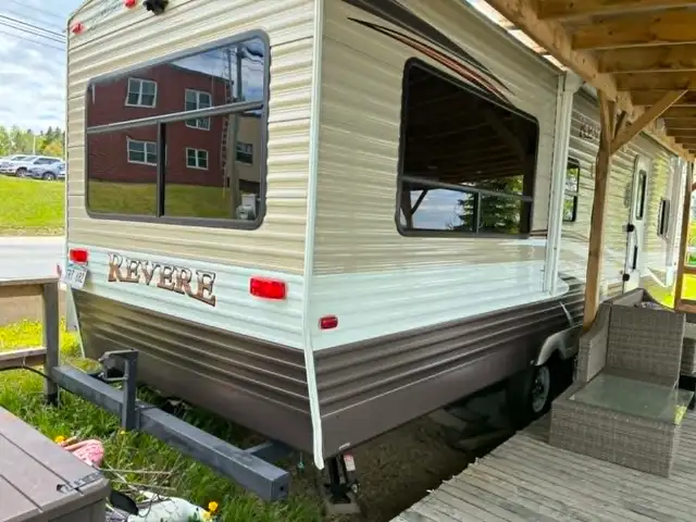 2017 Shasta Revere 31'