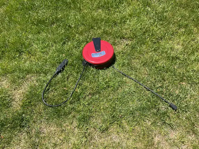 CRAFTSMAN #83928 30 FT. RETRACTABLE EXTENSION CORD REEL