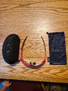 Brand new rare partrick mahomes oakley sunglasses for sale - Photo 2
