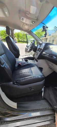 Used 2017 Dodge Grand Caravan - Photo 3