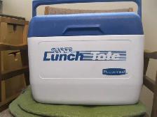 Rubbermaid Cooler