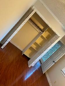 Private one bedroom on main floor - Photo 6