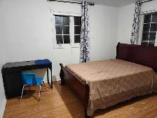 1 Large Room for Rent in 3-Storey Townhouse –Available June 2026 - Photo 2
