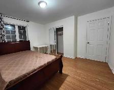 1 Large Room for Rent in 3-Storey Townhouse –Available June 2026 - Photo 3