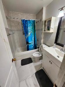 1 Large Room for Rent in 3-Storey Townhouse –Available June 2026 - Photo 4
