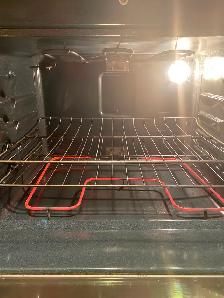 Apartment size Stove - Photo 3
