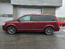 2017 DODGE GRAND CARAVAN SXT PREMIUM PLUS, STOW N GO - Photo 2