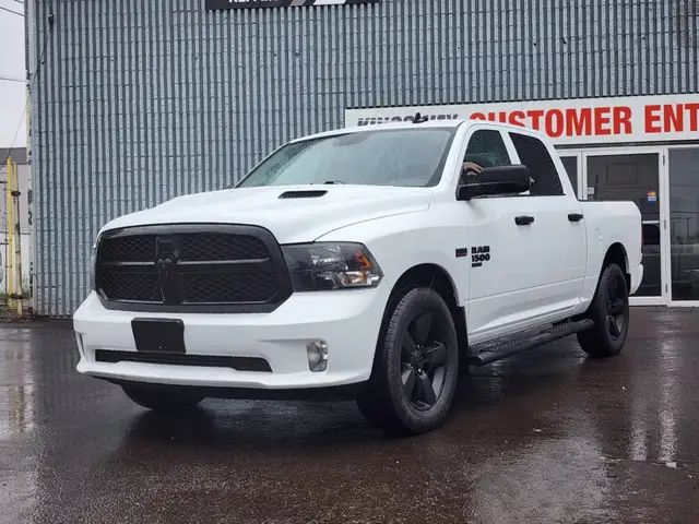 2020 Ram 1500 Classic Express 4x4 Crew Cab 5'7' Box