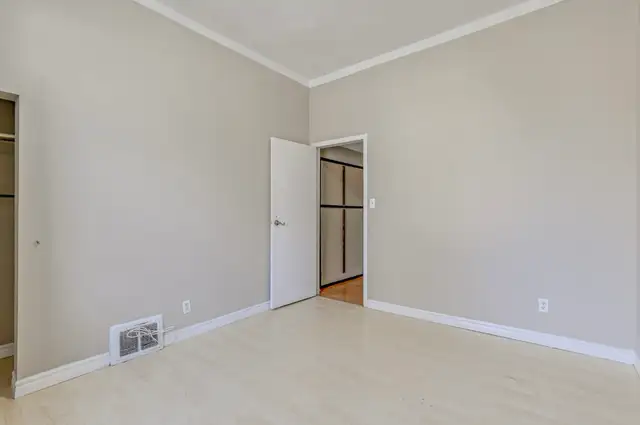 —1 Bedroom Apartments in Old South—
