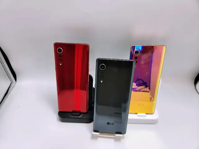 LG Velvet Red 128gb 5g Mint Condition Unlocked W/Charger