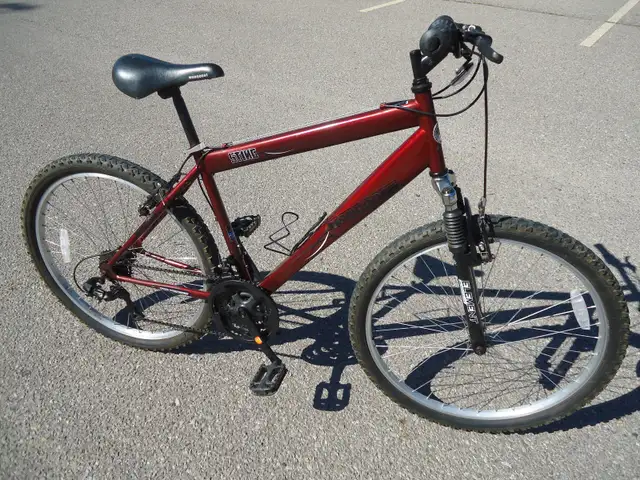 MONGOOSE – Sting, Commuting Bike