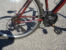 MONGOOSE – Sting, Commuting Bike - Photo 3