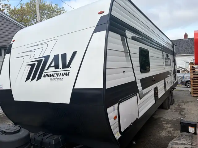2024 Grand Design 27’ Toy Hauler