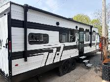 2024 Grand Design 27’ Toy Hauler - Photo 5