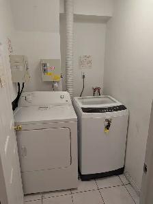 Bright ground fl room private washroom, parking @York University - Photo 10