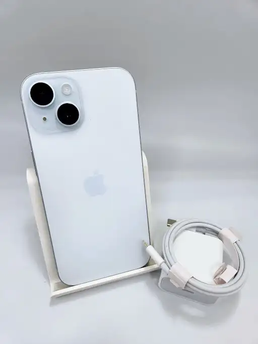 iPhone 15 128gb White 100% 3 Months Warranty W/Charger