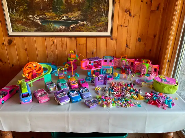 Large lot of Polly Pocket