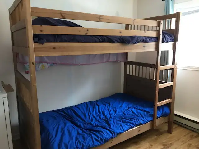 Lits superposés à donner