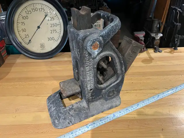 Vintage Duff Norton #517-BA, heavy aluminum, 15 ton, R.R. jack