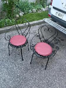 Free delivery used Pair of Black Metal Bistro Chairs - Photo 6