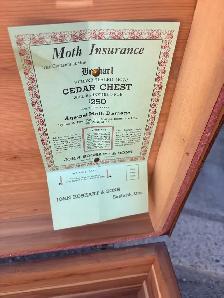 Free delivery antique circa 1940 Boshart Cedar Chest - Photo 3