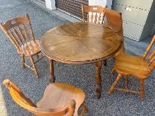 Free delivery used Round Oak Dining Table with 4 Chairs - Photo 8