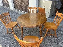 Free delivery used Round Oak Dining Table with 4 Chairs - Photo 9